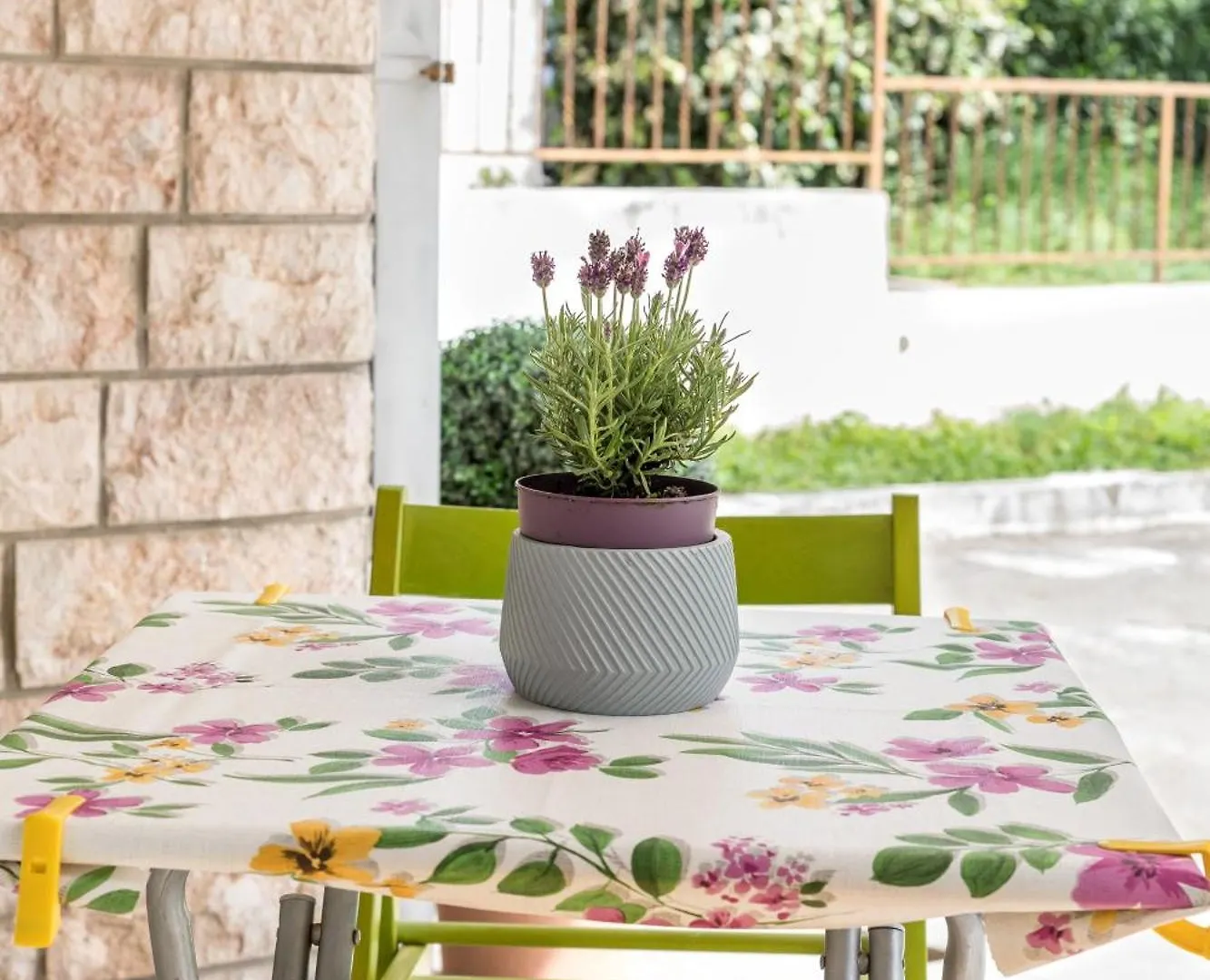 Apartment Studio Im Erdgeschoss, Beim Beruehmten Znjan Strand Split Croatia
